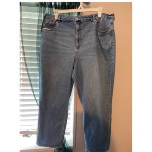 American Eagle Curvy Mom Jeans. Size 22. HIGH RISE